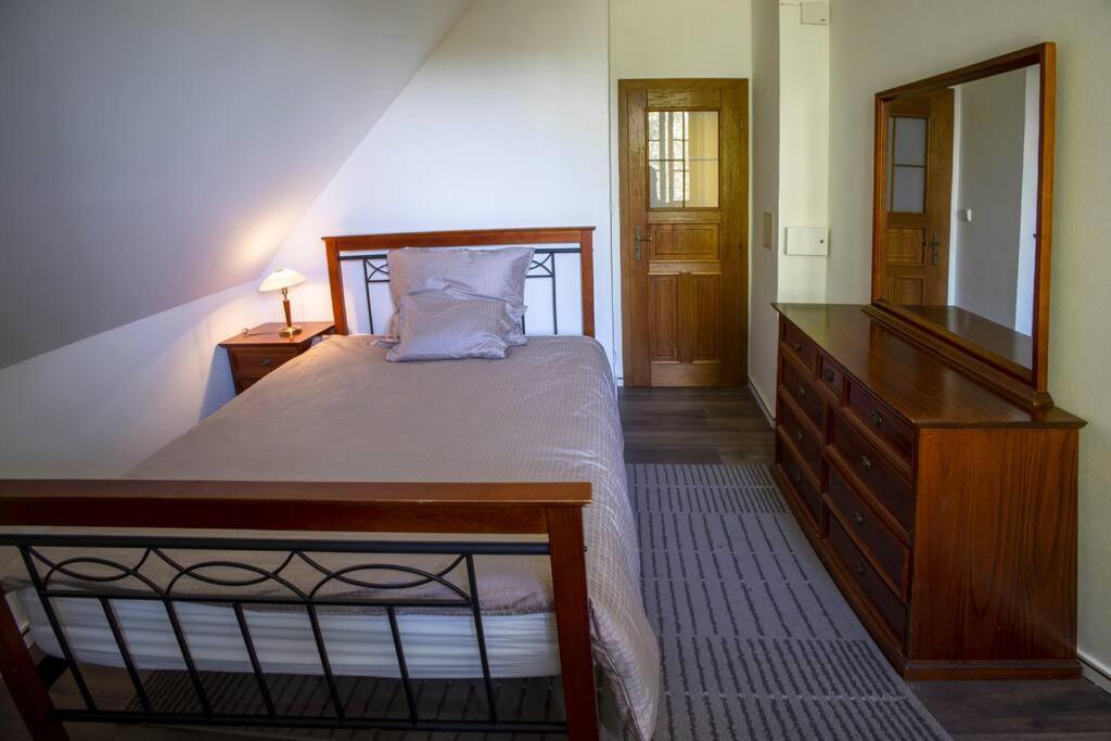 7 Bedroom Secluded Villa Close To Prague Ржичани Экстерьер фото