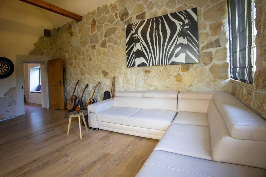7 Bedroom Secluded Villa Close To Prague Ржичани Экстерьер фото