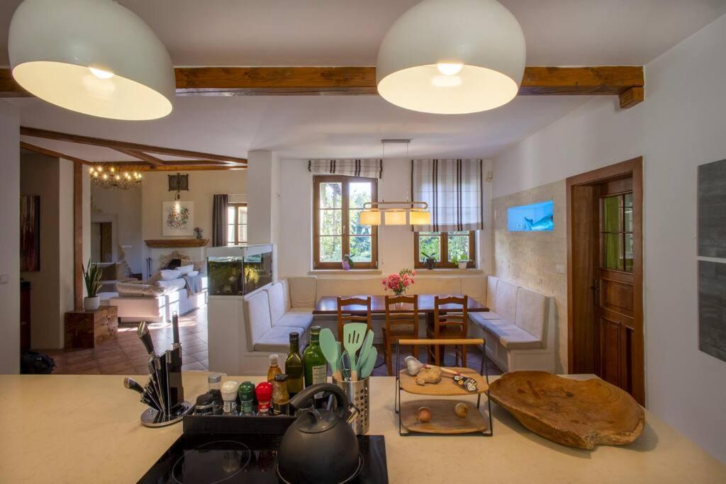 7 Bedroom Secluded Villa Close To Prague Ржичани Экстерьер фото