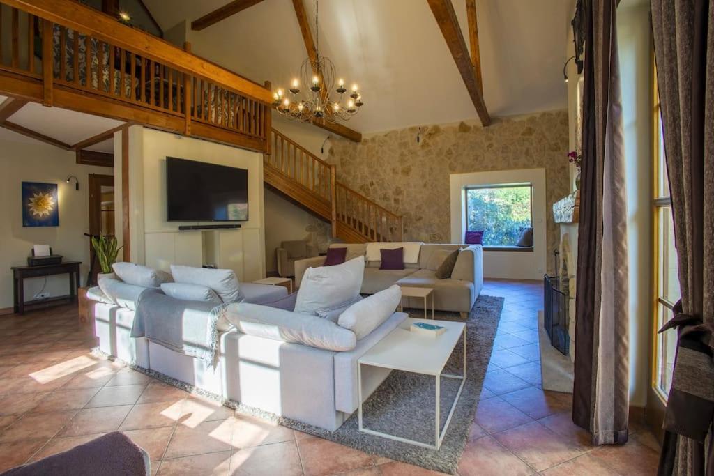 7 Bedroom Secluded Villa Close To Prague Ржичани Экстерьер фото